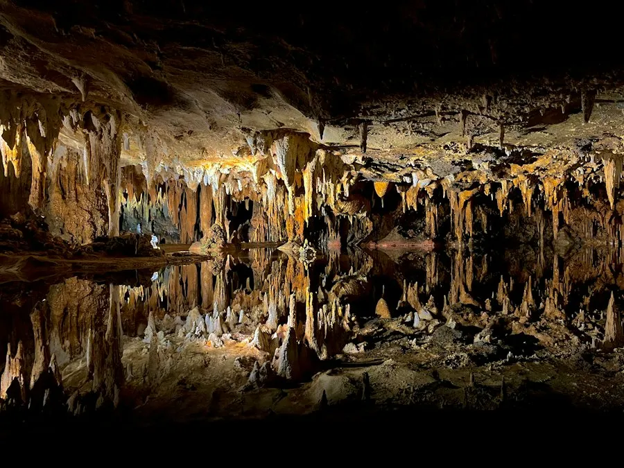 Photo natural caves formations